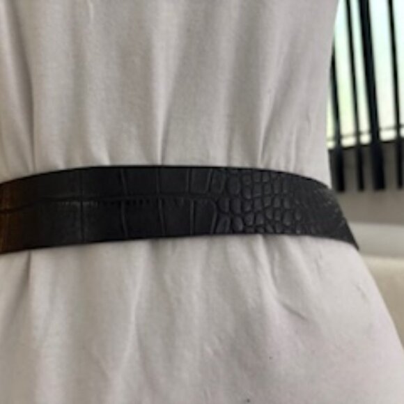 Leather Bow Belt - Picture 2 of 3